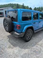 2024 Jeep Wrangler 4-Door Sahara 4x4 - Exterior Rear Right Corner Image